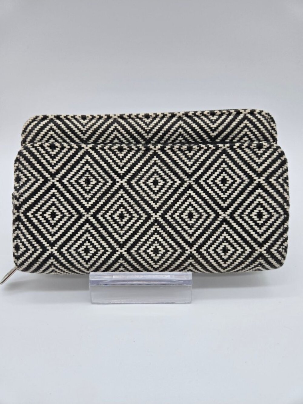 Thirty-One Gray Cream Geometric Double Zip Around Wallet Organizer Wristlet Read